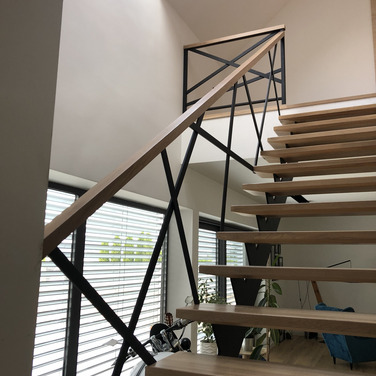 Schody drewniane na konstrukcji metalowej Leszno