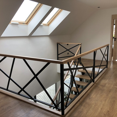 Schody drewniane na konstrukcji metalowej Leszno