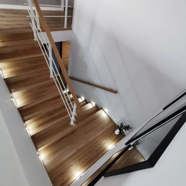 Nowoczesne schody drewniane Lubin