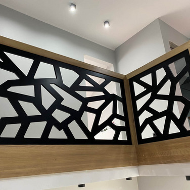 Schody z nowoczesna balustrada Glogow