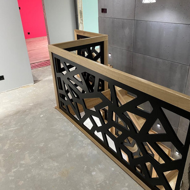 Schody z nowoczesna balustrada Glogow