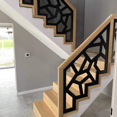 Schody z nowoczesna balustrada Glogow