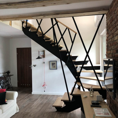 Nowoczesne schody na konstrukcji metalowej Wroclaw