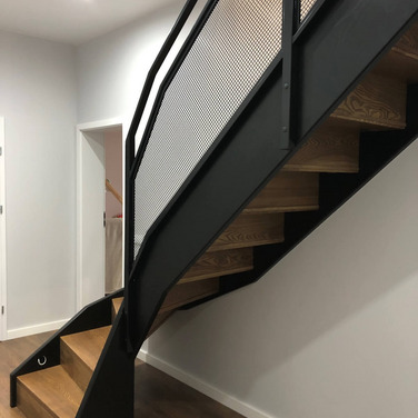 Nowoczesne schody drewniane Wroclaw