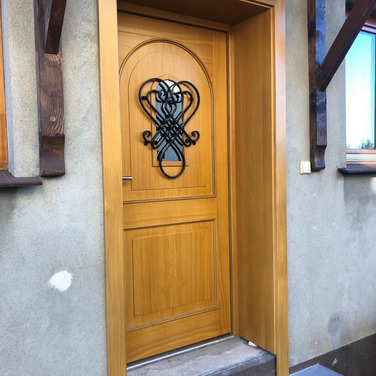 Drewniane drzwi zewnetrzne Gostyn